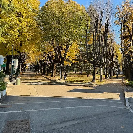 Tra E Milano Apartman *